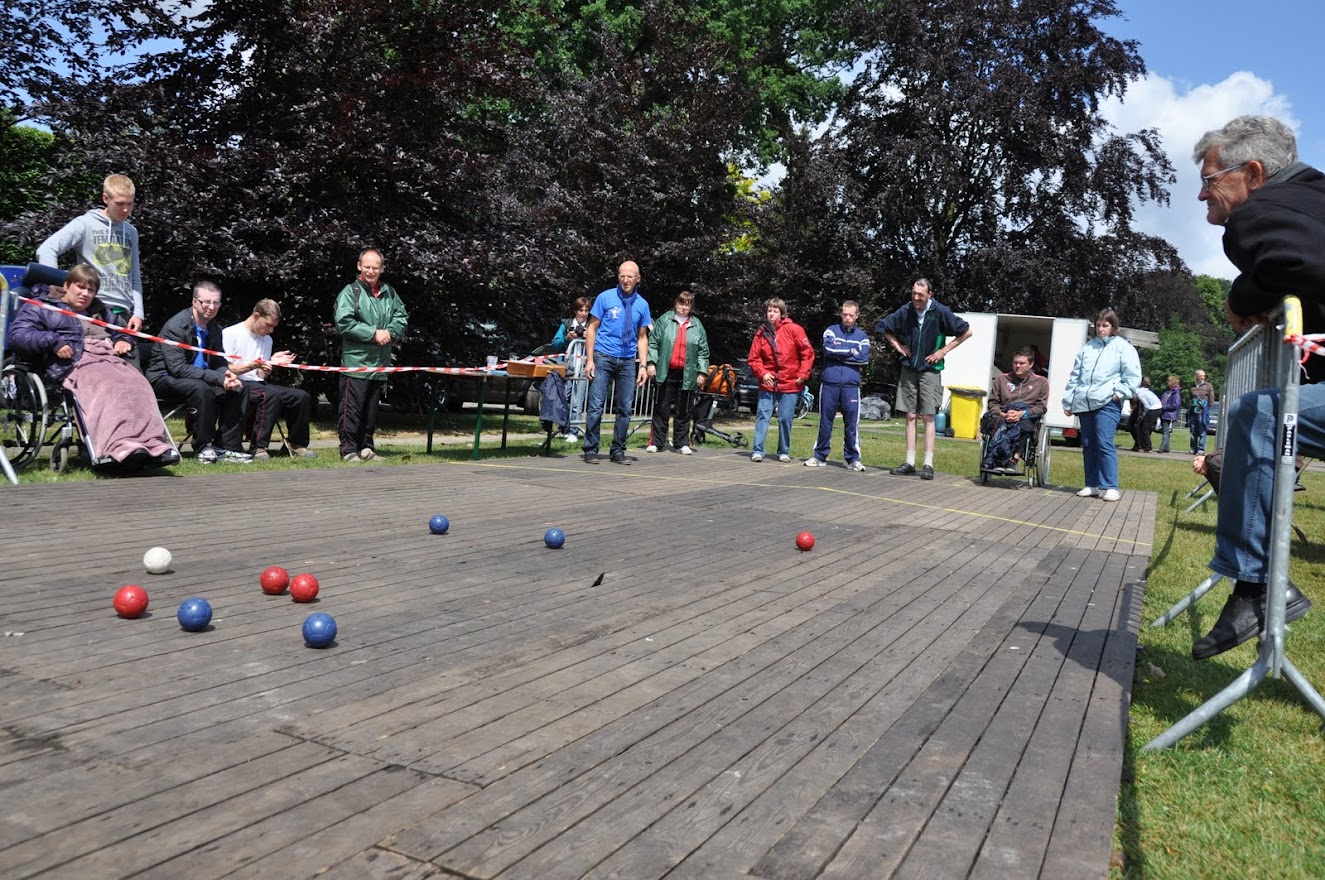 Deelnemers aan de Nekarea boccia competitie